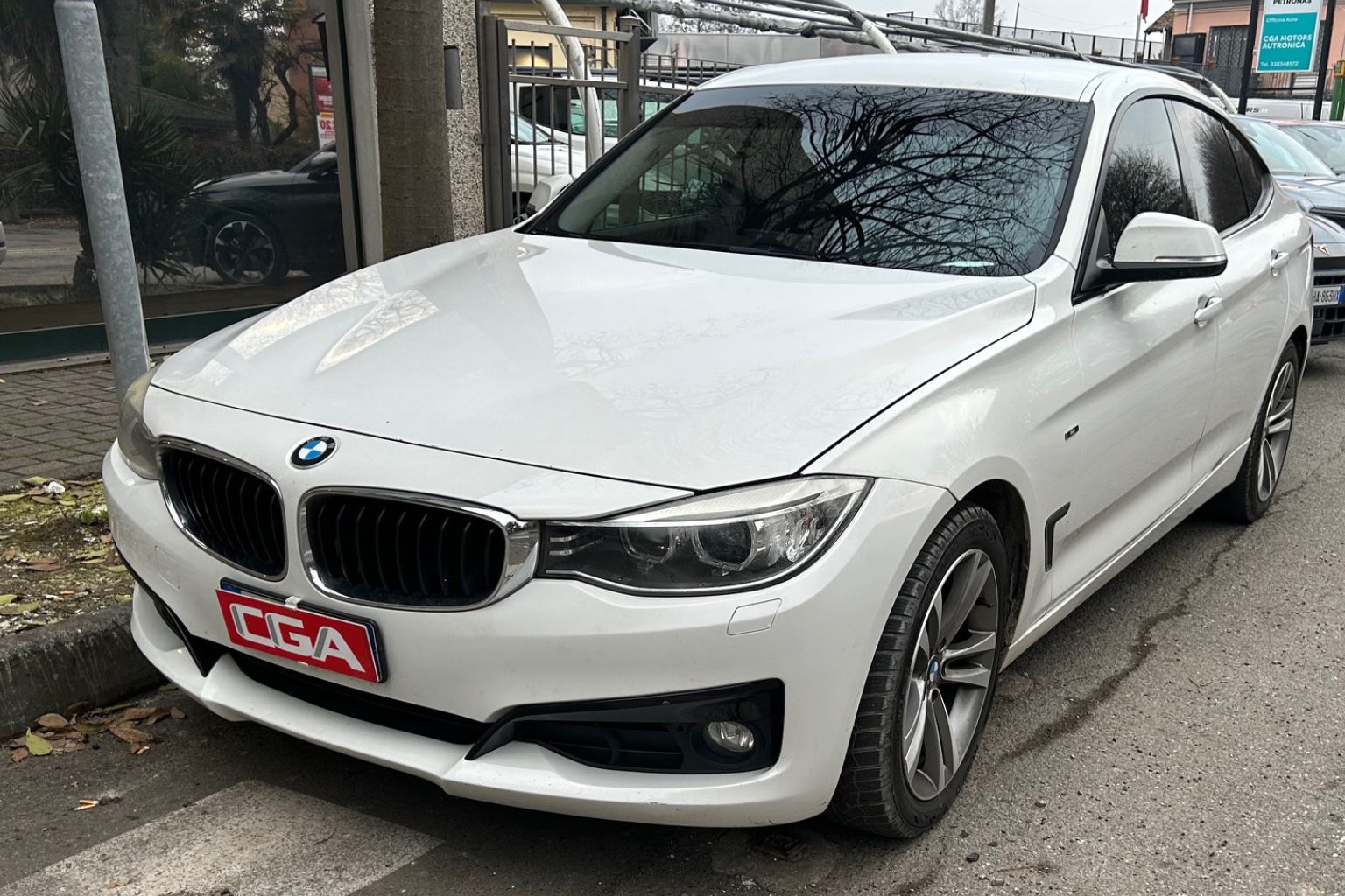 BMW 320 Gran Turismo diesel bianca