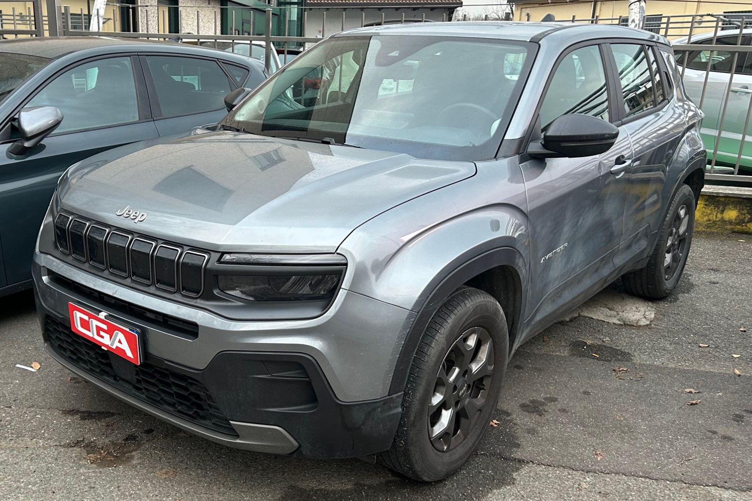Jeep Avenger benzina grigia